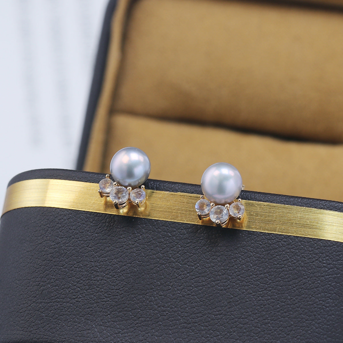 925 Sterling Silver Natural Pearl Labradorite Stud Earrings