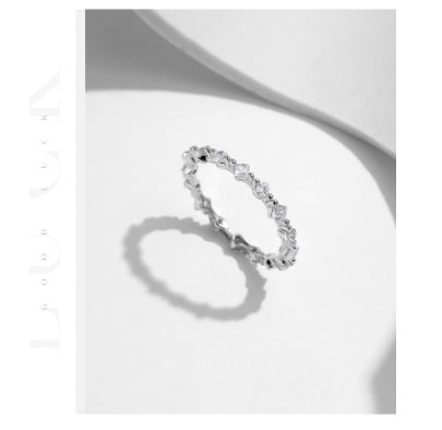 S925 Silver Ins Style Populær uregelmæssig række diamantring kvinde