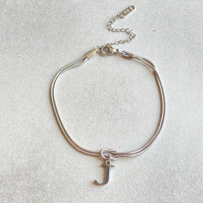Nyt bogstav AZ Kærlighedsknude Armbånd Til Kvinder Par Guld Farve Dainty Snake Chain Charm Armbånd Rustfrit Stål Smykker Gave Valentinsdag gaver
