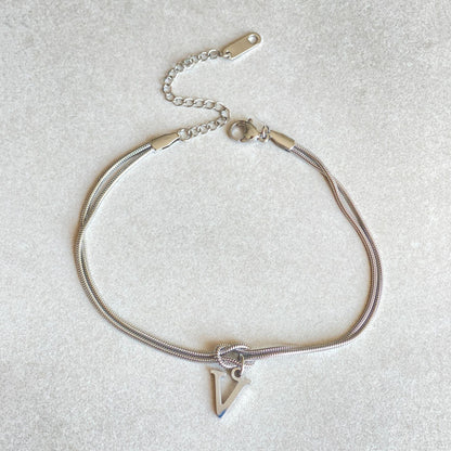 Nyt bogstav AZ Kærlighedsknude Armbånd Til Kvinder Par Guld Farve Dainty Snake Chain Charm Armbånd Rustfrit Stål Smykker Gave Valentinsdag gaver