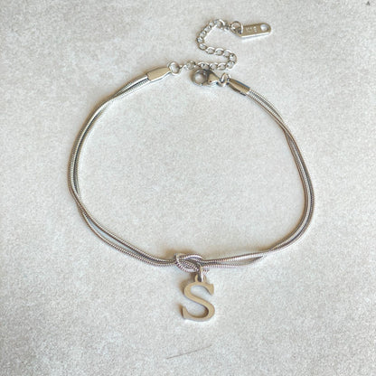 Nyt bogstav AZ Kærlighedsknude Armbånd Til Kvinder Par Guld Farve Dainty Snake Chain Charm Armbånd Rustfrit Stål Smykker Gave Valentinsdag gaver