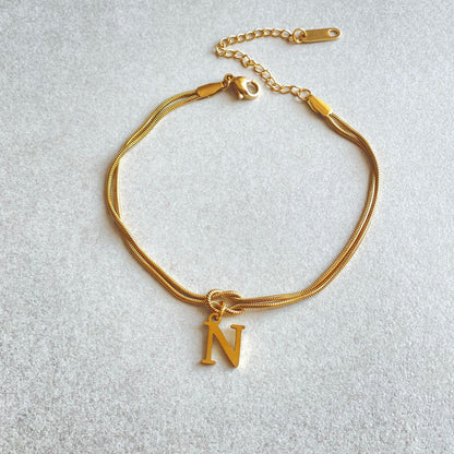 Nyt bogstav AZ Kærlighedsknude Armbånd Til Kvinder Par Guld Farve Dainty Snake Chain Charm Armbånd Rustfrit Stål Smykker Gave Valentinsdag gaver