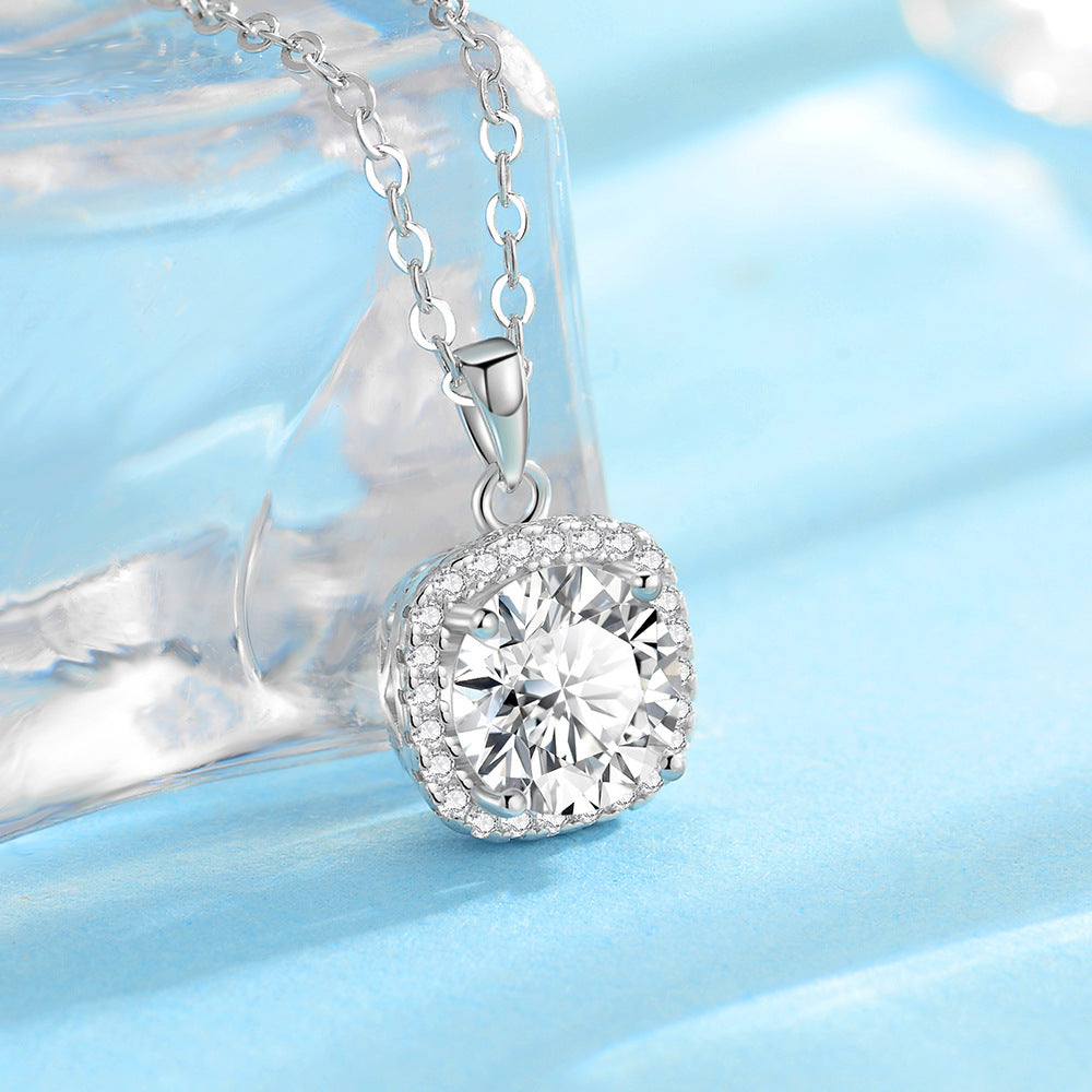 S925 Sterling Silver 1 Karat Happiness Halsband Kvinnors nyckelbenskedja